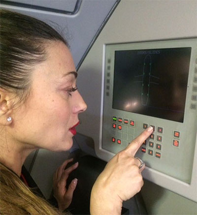 azafata de vuelo eva